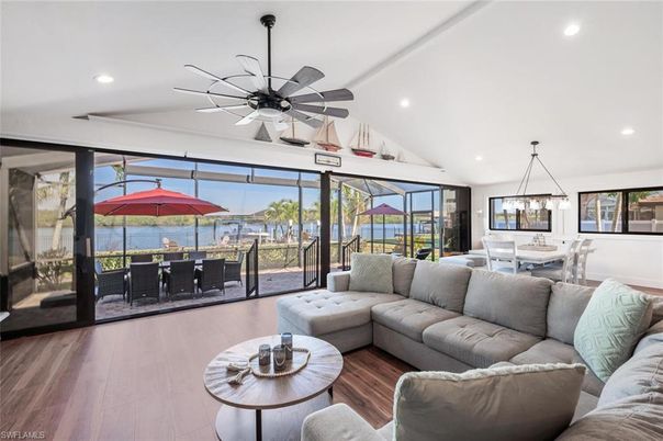 Dining room, Interior, Living room, Pendant Lights, Recessed Lighting, Wood Texture Flooring