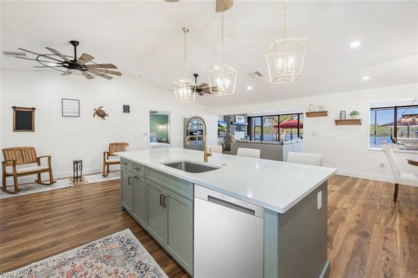 Dining room, Interior, Kitchen, Pendant Lights, Recessed Lighting, Wood Texture Flooring