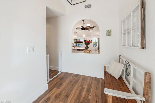 Interior, Pendant Lights, Recessed Lighting, Wood Texture Flooring