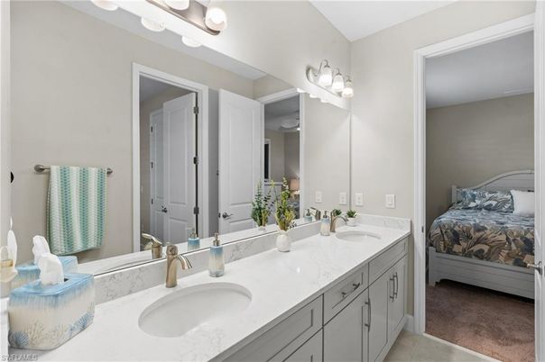 Bathroom, Bedroom, Dual Sink Vanities, Interior