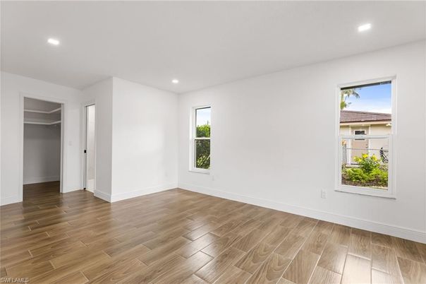 Empty room, Interior, Recessed Lighting, Wood Texture Flooring