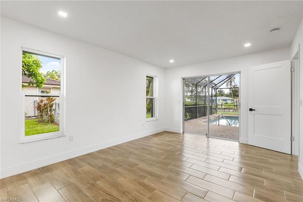 Empty room, Interior, Recessed Lighting, Wood Texture Flooring
