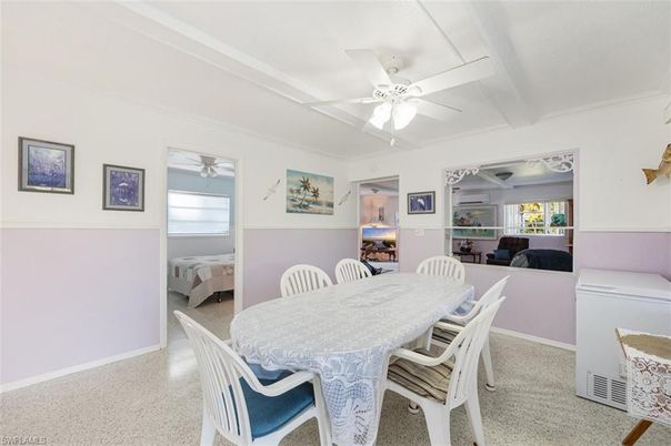 Dining room, Interior