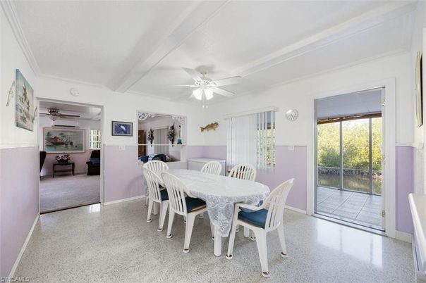 Dining room, Interior