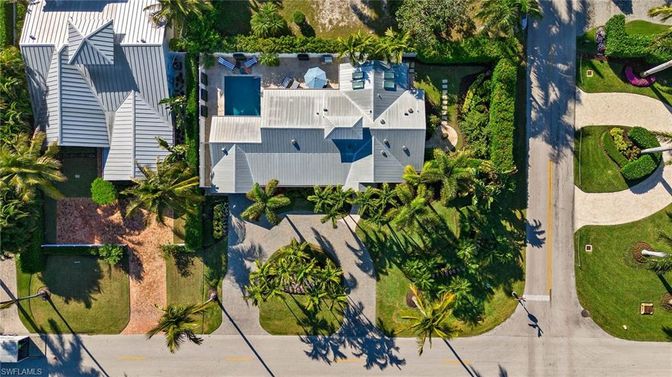 Exterior, Drone