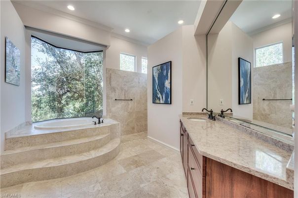 Bathroom, Dual Sink Vanities, Interior, Recessed Lighting