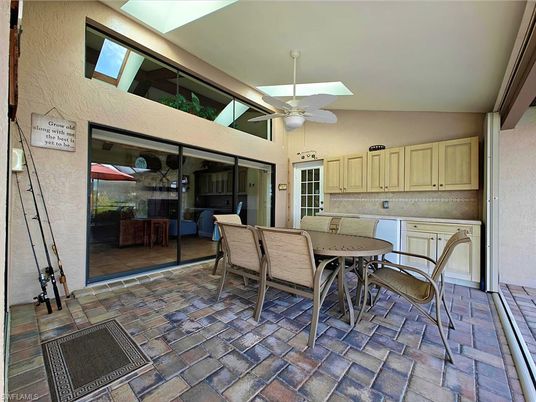 Dining room, Interior