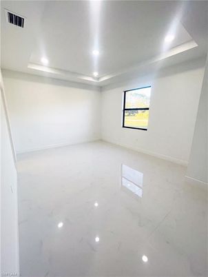 Empty room, Interior, Recessed Lighting