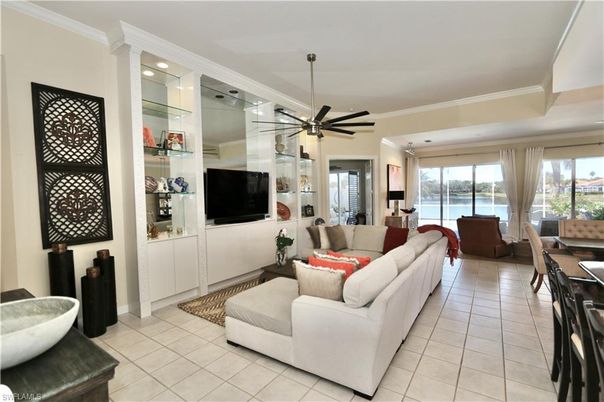 Dining room, Interior, Living room, Pendant Lights