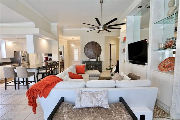 Dining room, Interior, Kitchen, Living room, Pendant Lights, Recessed Lighting, Stainless Steel Appliances