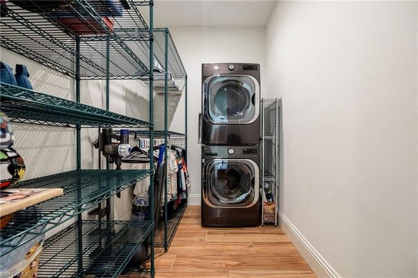 Interior, Utility Closets, Washer, Wood Texture Flooring