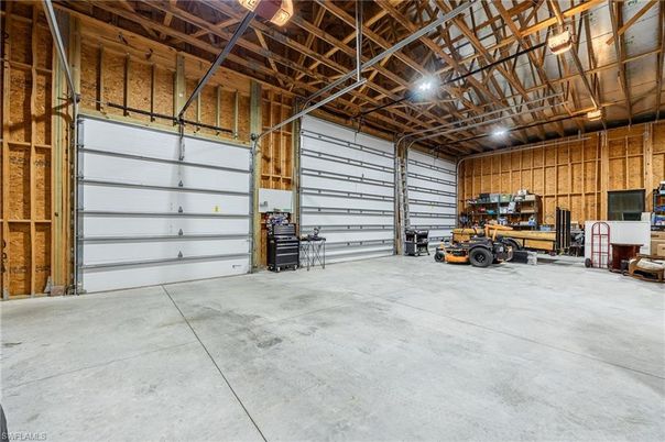 Garage, Interior, Wooden Beams, Wooden Walls