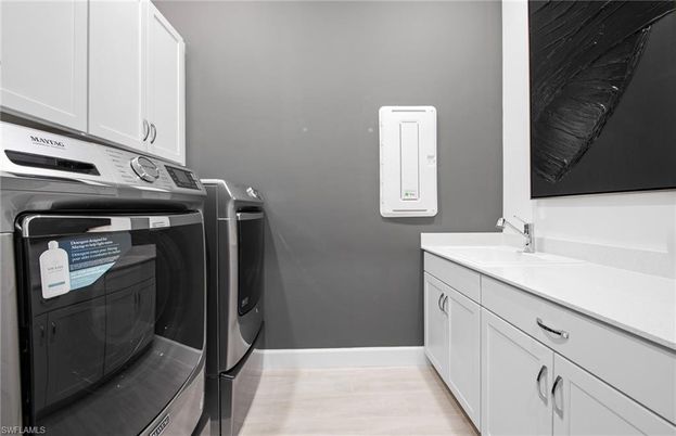 Interior, Washer, Wood Texture Flooring