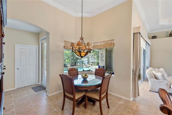 Chandelier, Dining room, Interior, Pendant Lights