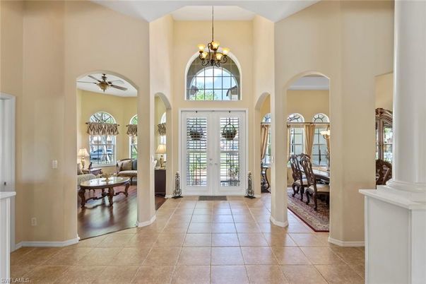 Chandelier, Dining room, Interior, Pendant Lights