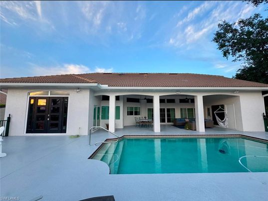 Exterior, Pool