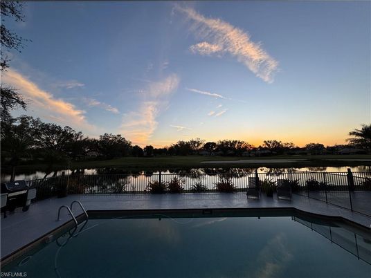 Exterior, Lake