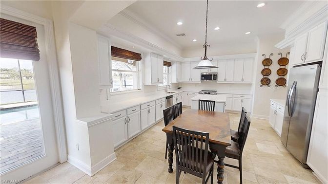 Dining room, Interior, Kitchen, Pendant Lights, Recessed Lighting, Stainless Steel Appliances