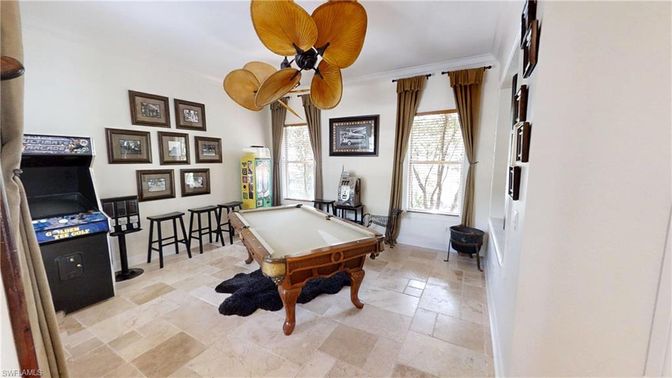 Billiard Table, Game Room, Interior