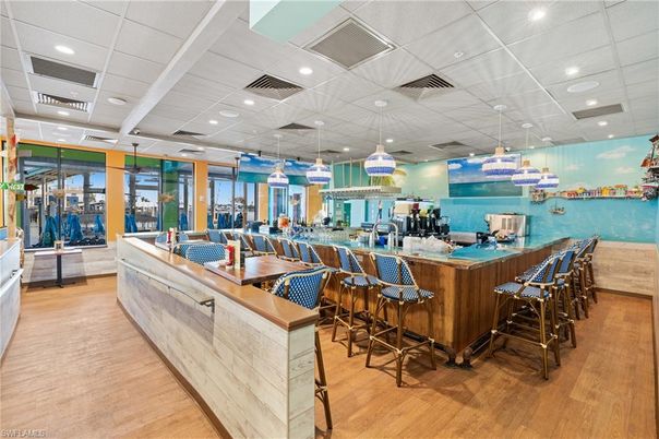 Interior, Pendant Lights, Recessed Lighting, Wood Texture Flooring