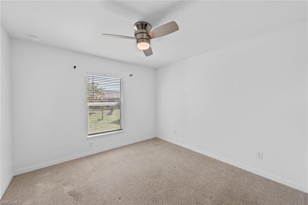 Empty room, Interior