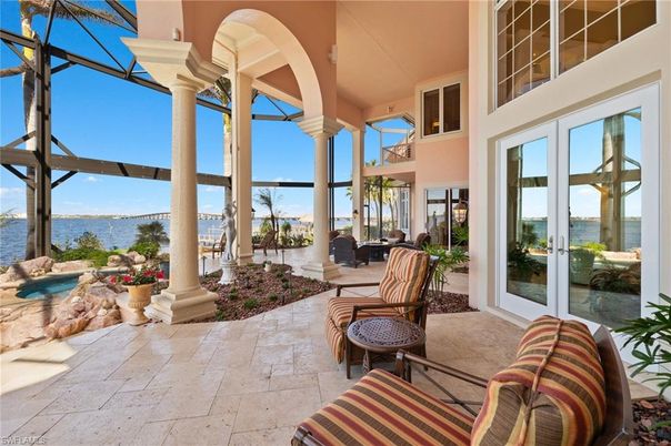 Exterior, Sun Room, Water