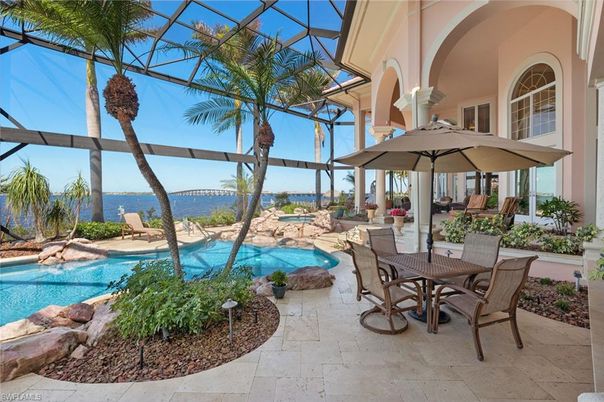 Exterior, Glass Ceilings, Pool, Sun Room, Water
