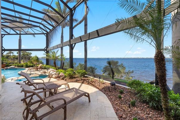Exterior, Lake, Pool