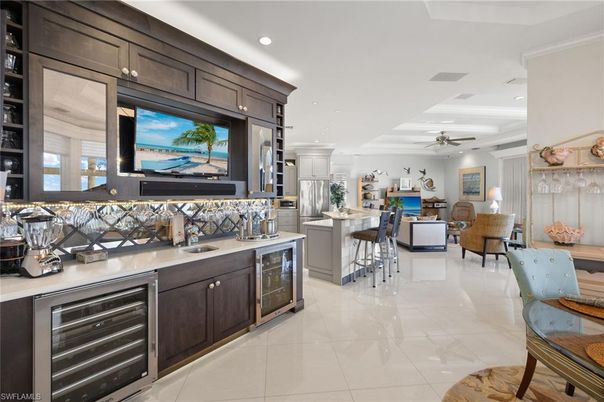 Dining room, Interior, Kitchen, Recessed Lighting, Stainless Steel Appliances