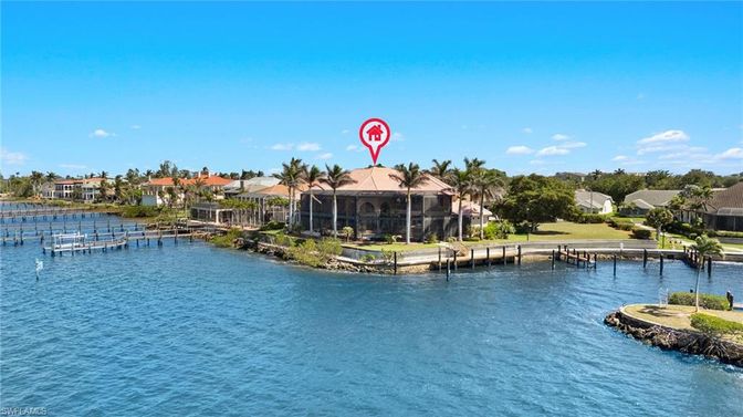 Exterior, Lake
