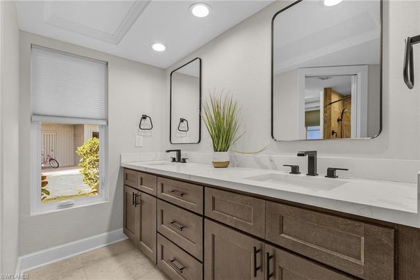 Bathroom, Dual Sink Vanities, Interior, Recessed Lighting