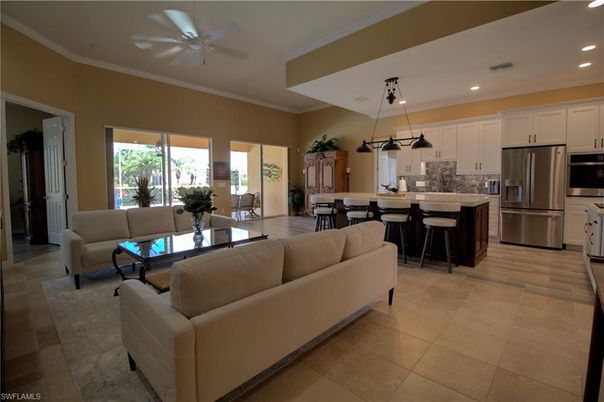 Dining room, Interior, Kitchen, Living room, Pendant Lights, Recessed Lighting, Stainless Steel Appliances
