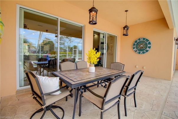 Dining room, Interior, Pendant Lights, Sun Room