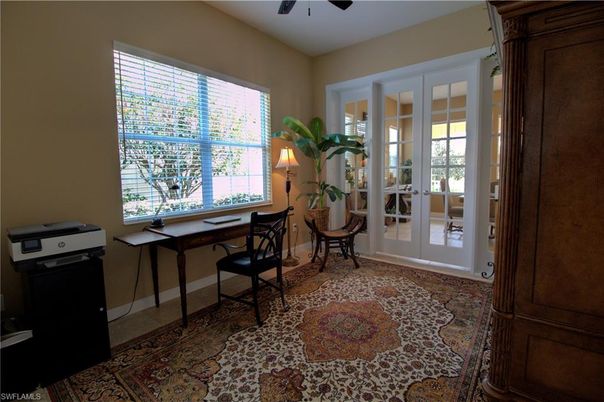 Home Office, Interior