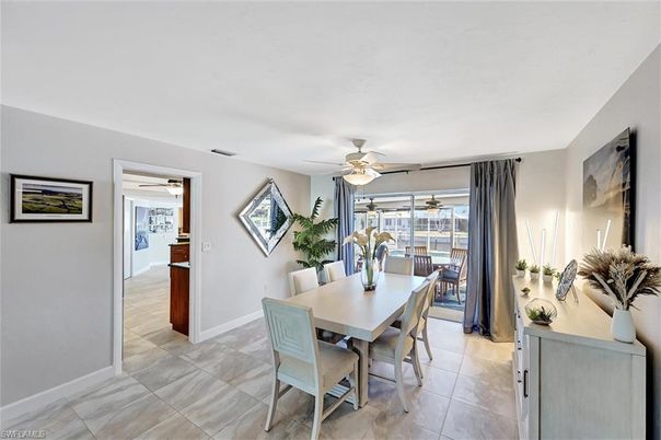 Dining room, Interior