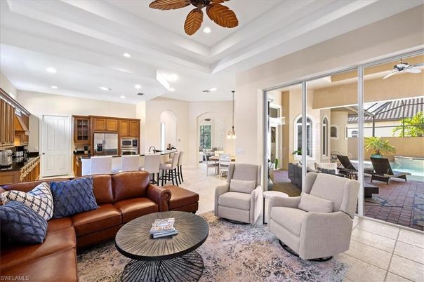 Dining room, Interior, Kitchen, Living room, Pendant Lights, Recessed Lighting, Stainless Steel Appliances
