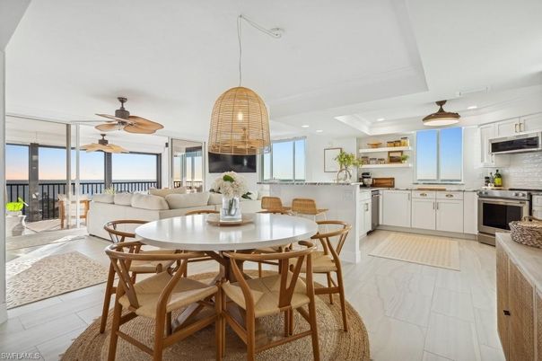 Dining room, Interior, Kitchen, Living room, Pendant Lights, Recessed Lighting, Stainless Steel Appliances