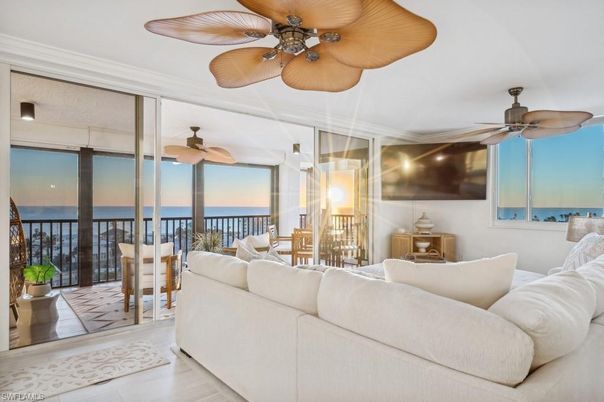 Interior, Living room, Water