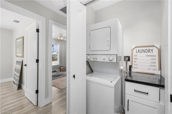 Interior, Utility Closets, Washer, Wood Texture Flooring