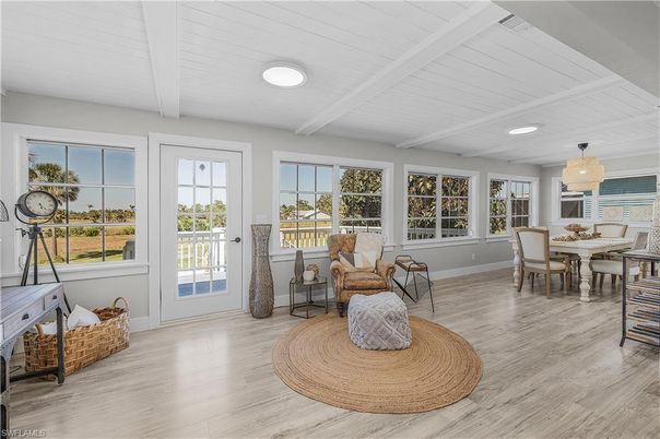 Chandelier, Dining room, Interior, Recessed Lighting, Wood Texture Flooring