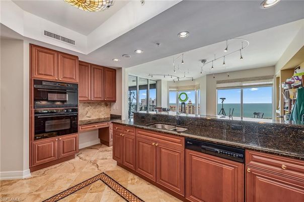 Interior, Kitchen, Recessed Lighting, Water