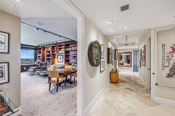 Dining room, Interior, Recessed Lighting