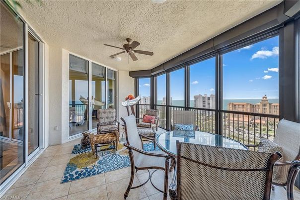 Dining room, Interior, Sun Room, Water