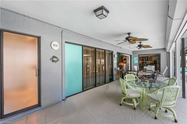 Dining room, Interior