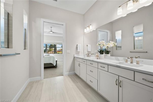 Bathroom, Bedroom, Dual Sink Vanities, Interior