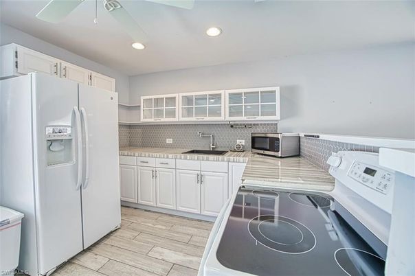 Interior, Kitchen, Recessed Lighting, Wood Texture Flooring
