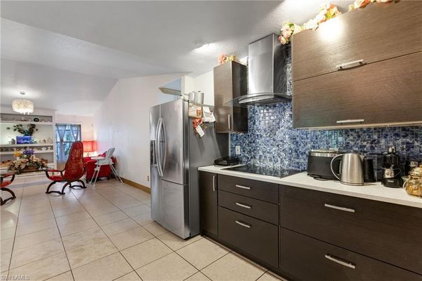 Dining room, Interior, Kitchen, Stainless Steel Appliances