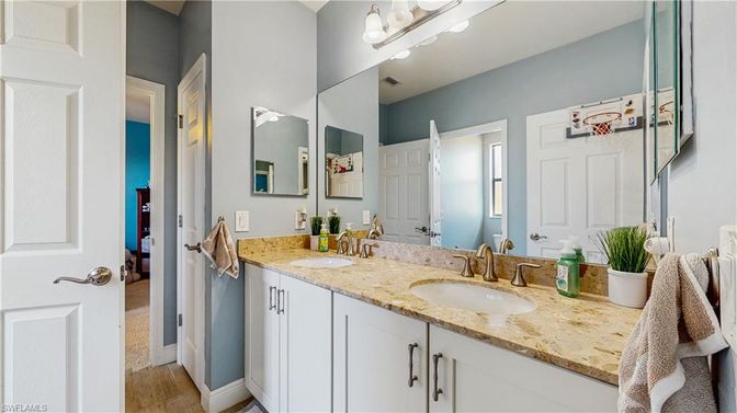 Bathroom, Dual Sink Vanities, Interior
