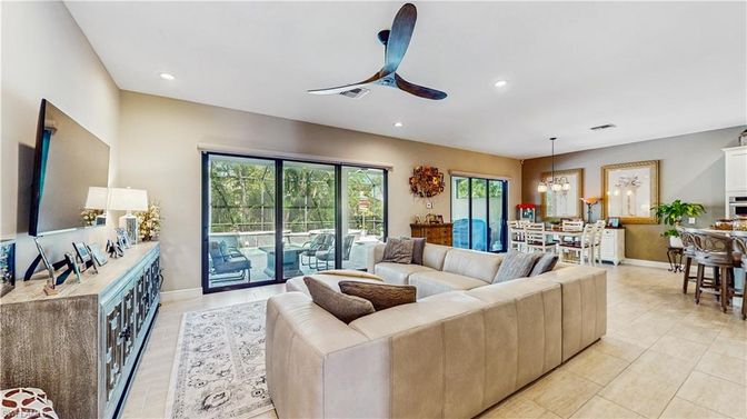 Dining room, Interior, Living room, Pendant Lights, Recessed Lighting