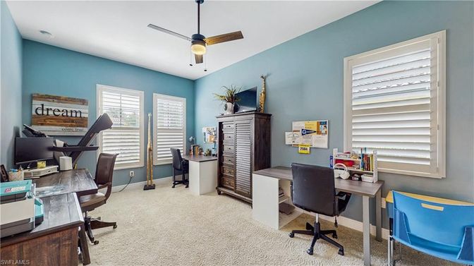 Home Office, Interior